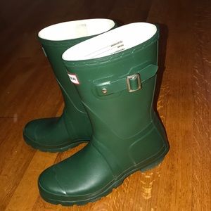 Hunter green hunter boots!!!